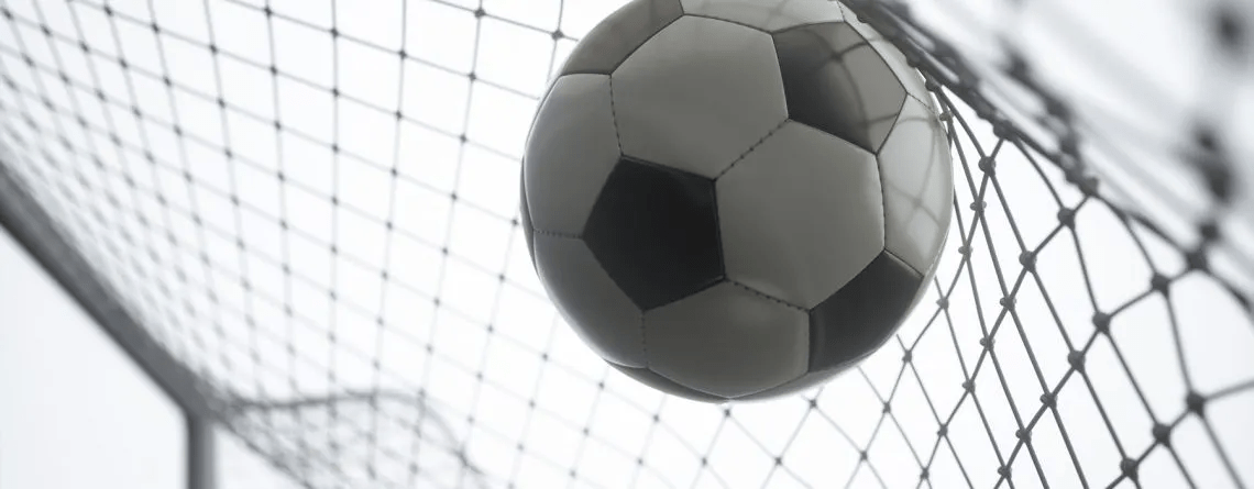 Porte da calcio di grandi dimensioni vs. reti pop-up